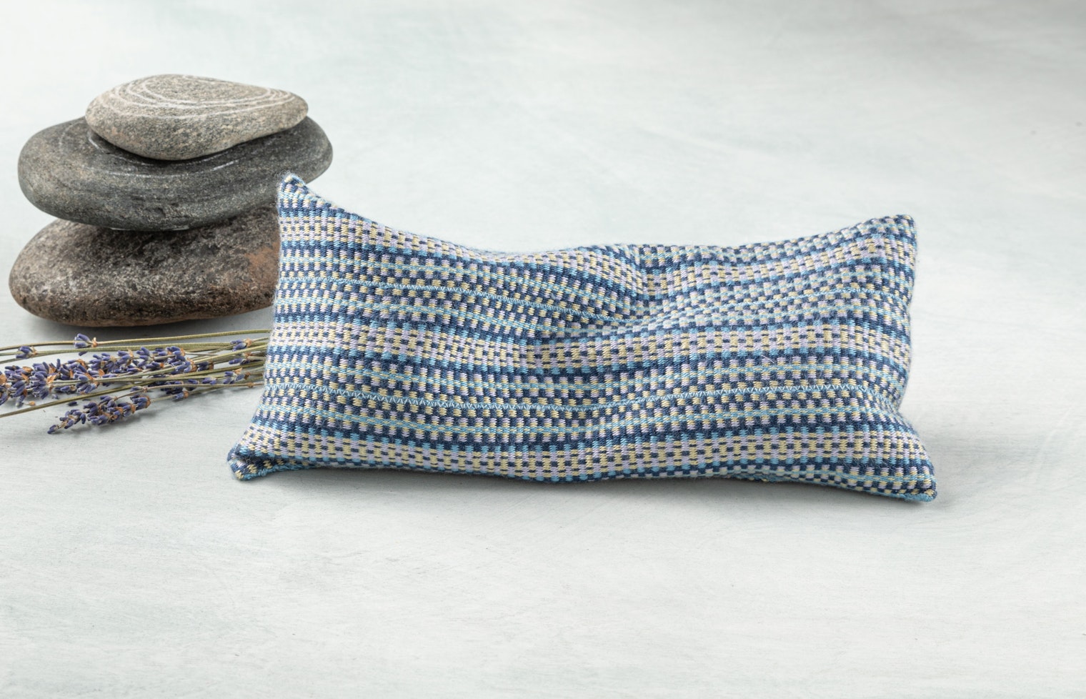 Jennifer B. Williams Relaxation Eye Cover is just one of three small-loom projects in the new silk eBook. Photo by Matt Graves.