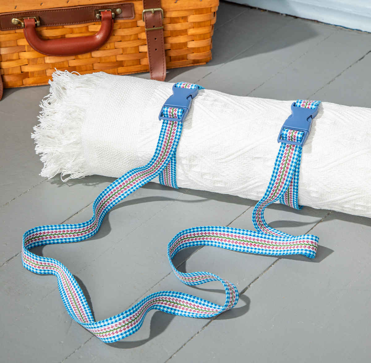Gingham Garland Blanket Carrier Image