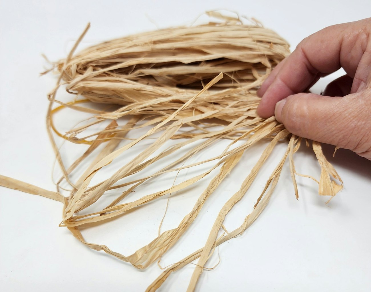 Interface Raffia Loom Don’t Be Afraid to Weave with Raffia | Little Looms