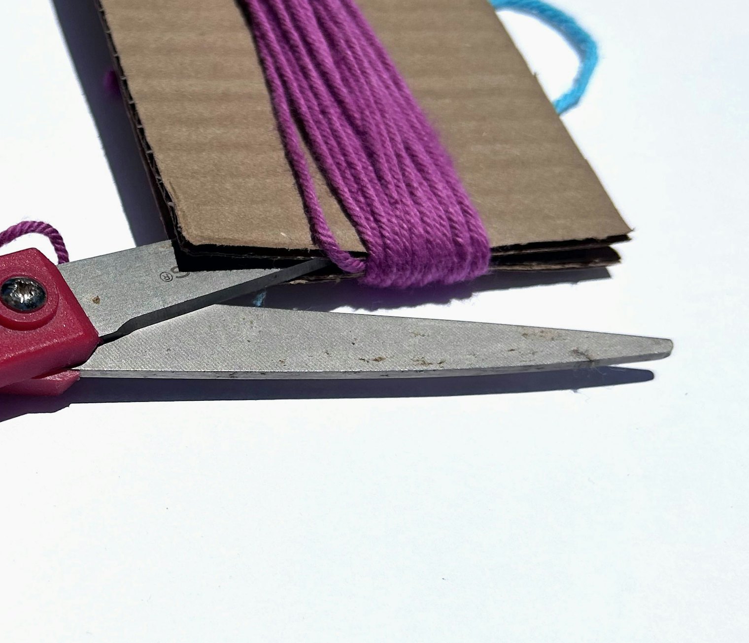 Use the space between the templates as a scissor guide when you cut the tassels bottom loops.