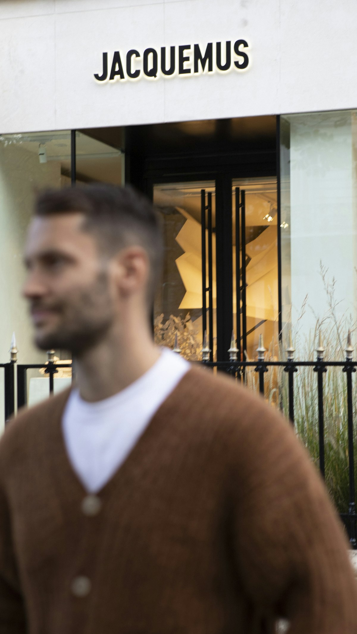 Jacquemus opens its first boutique on the famous Avenue Montaigne