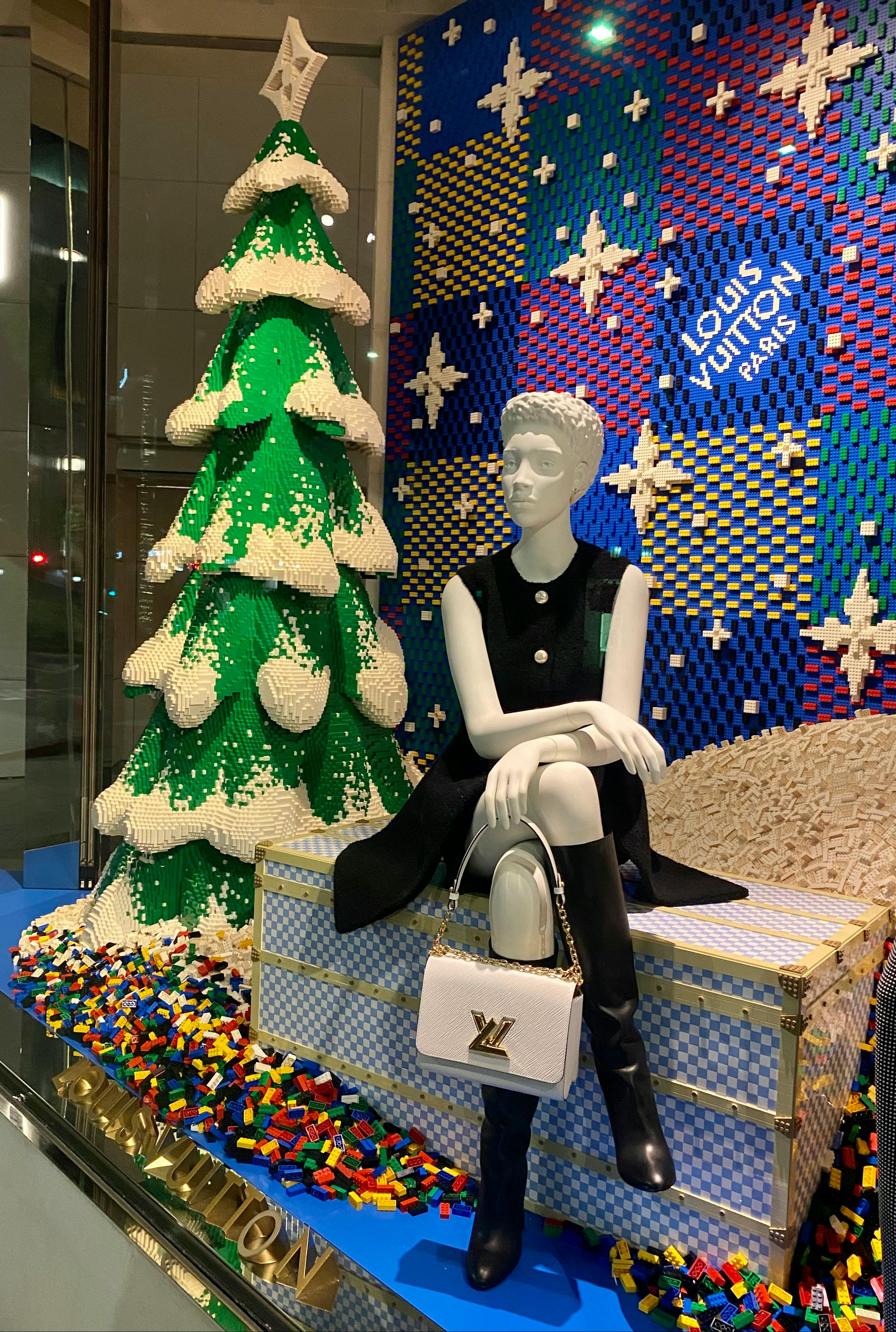 Louis Vuitton Christmas Tree, South Coast Plaza : r/Louisvuitton