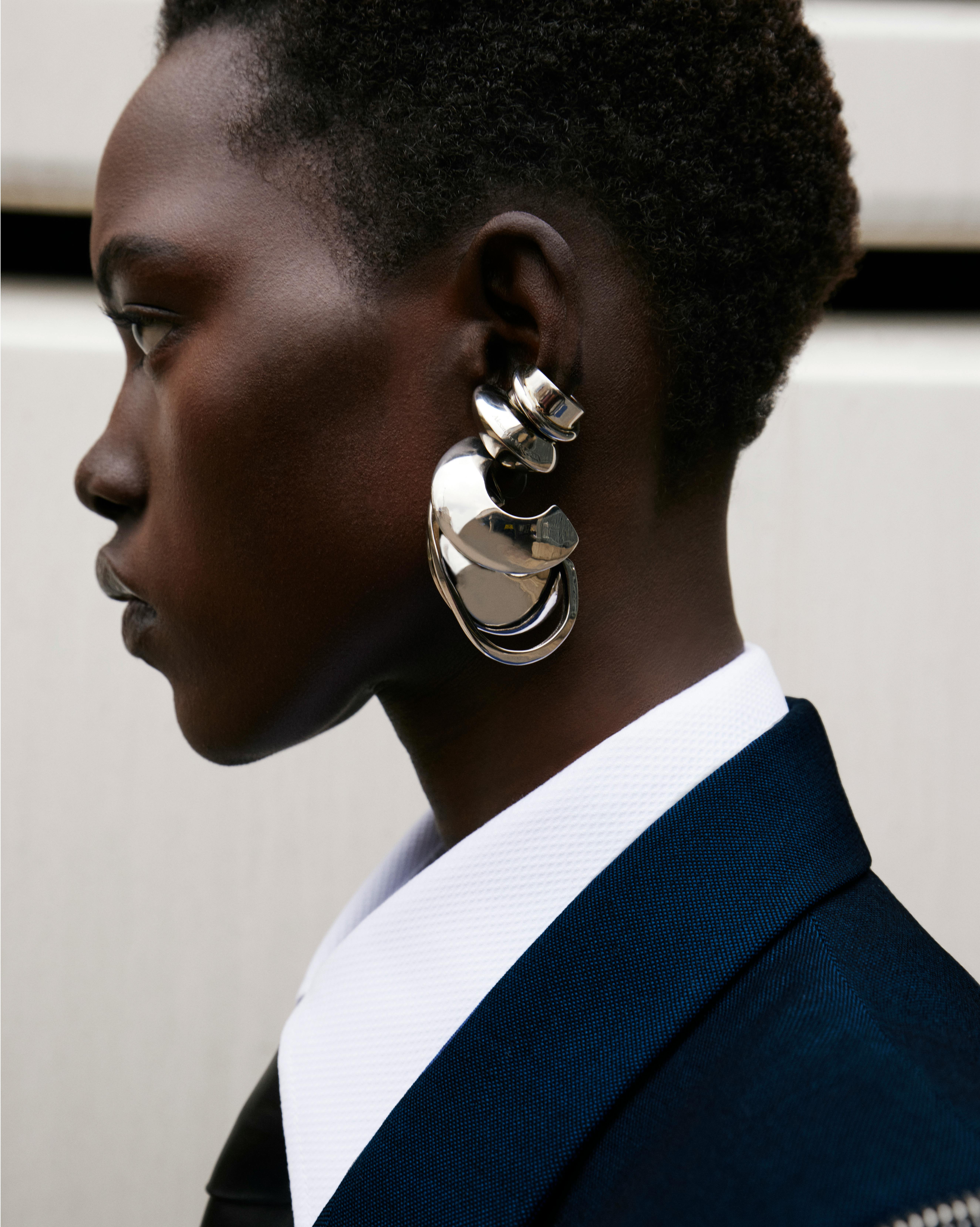 Ear Cuff Lovers: the holeless earrings loved by the fashion system