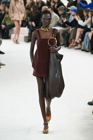 Hobo Bag Trend Y2K 2000s Fashion Style — Hobo Bags to Shop
