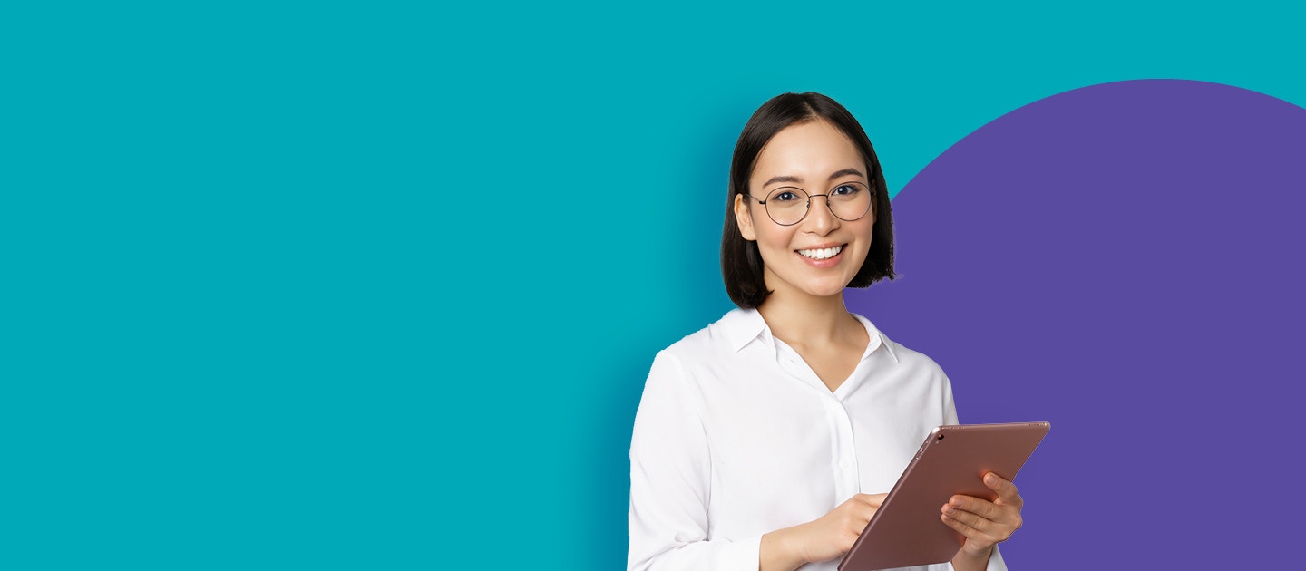 Woman with glasses and a tablet