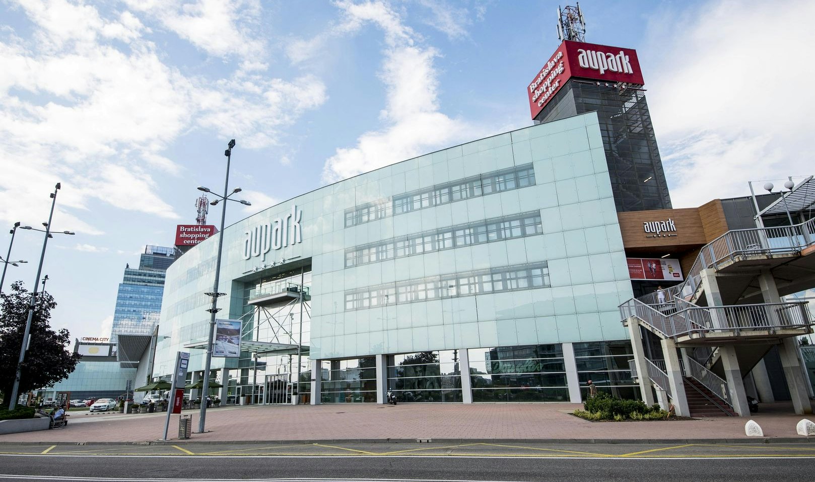 WOOD & Company's real estate fund results for the first three quarters indicate favourable annual returns.