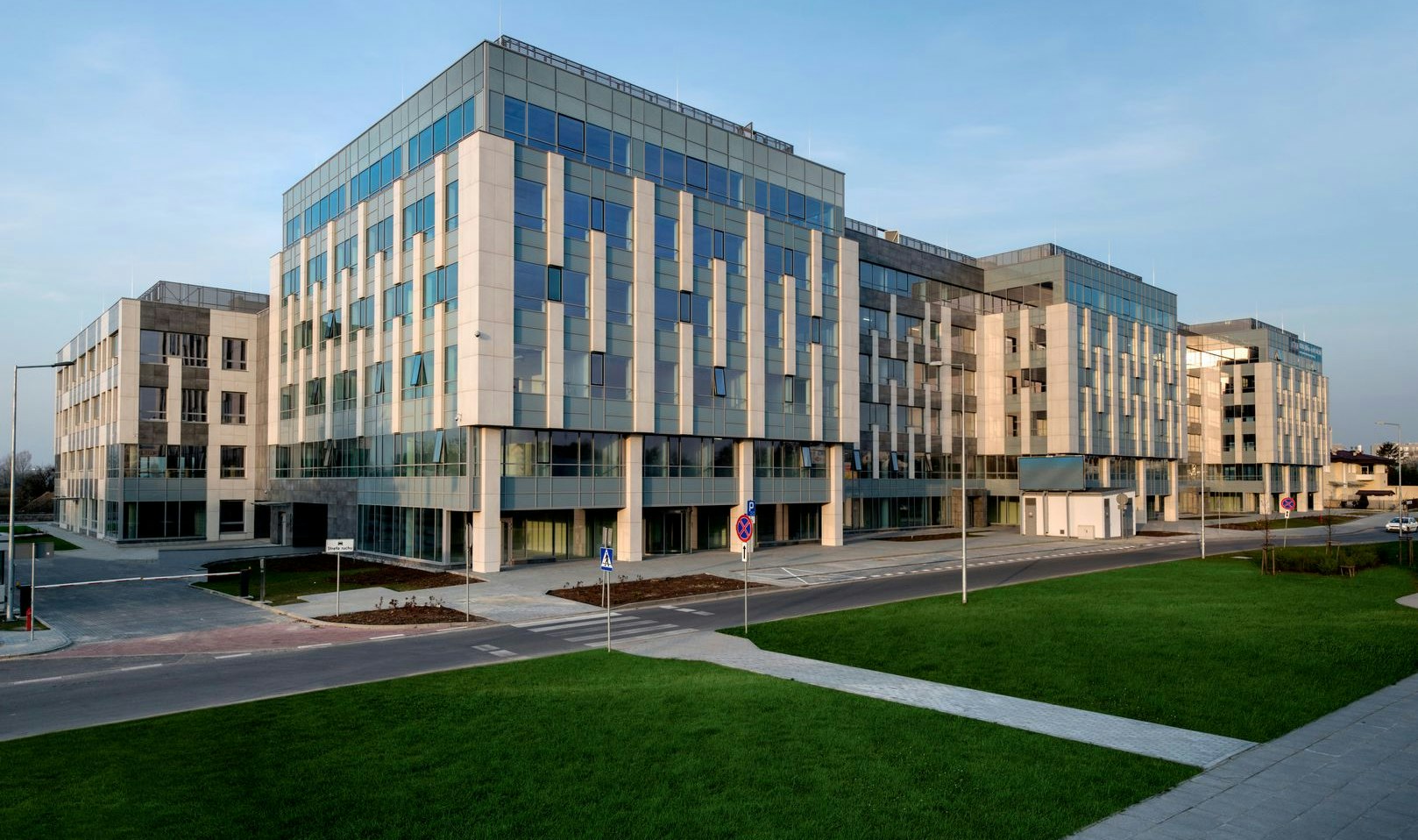 Realitný fond WOOD & Company vstupuje na poľský trh, kupuje Astrum Business Park vo Varšave