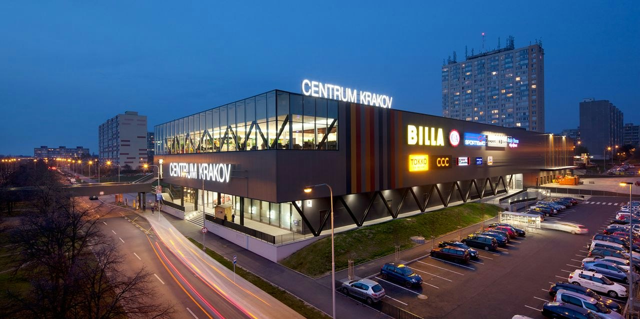 Nákupní centra na Slovensku a v České republice pod vedením společnosti WOOD & Company