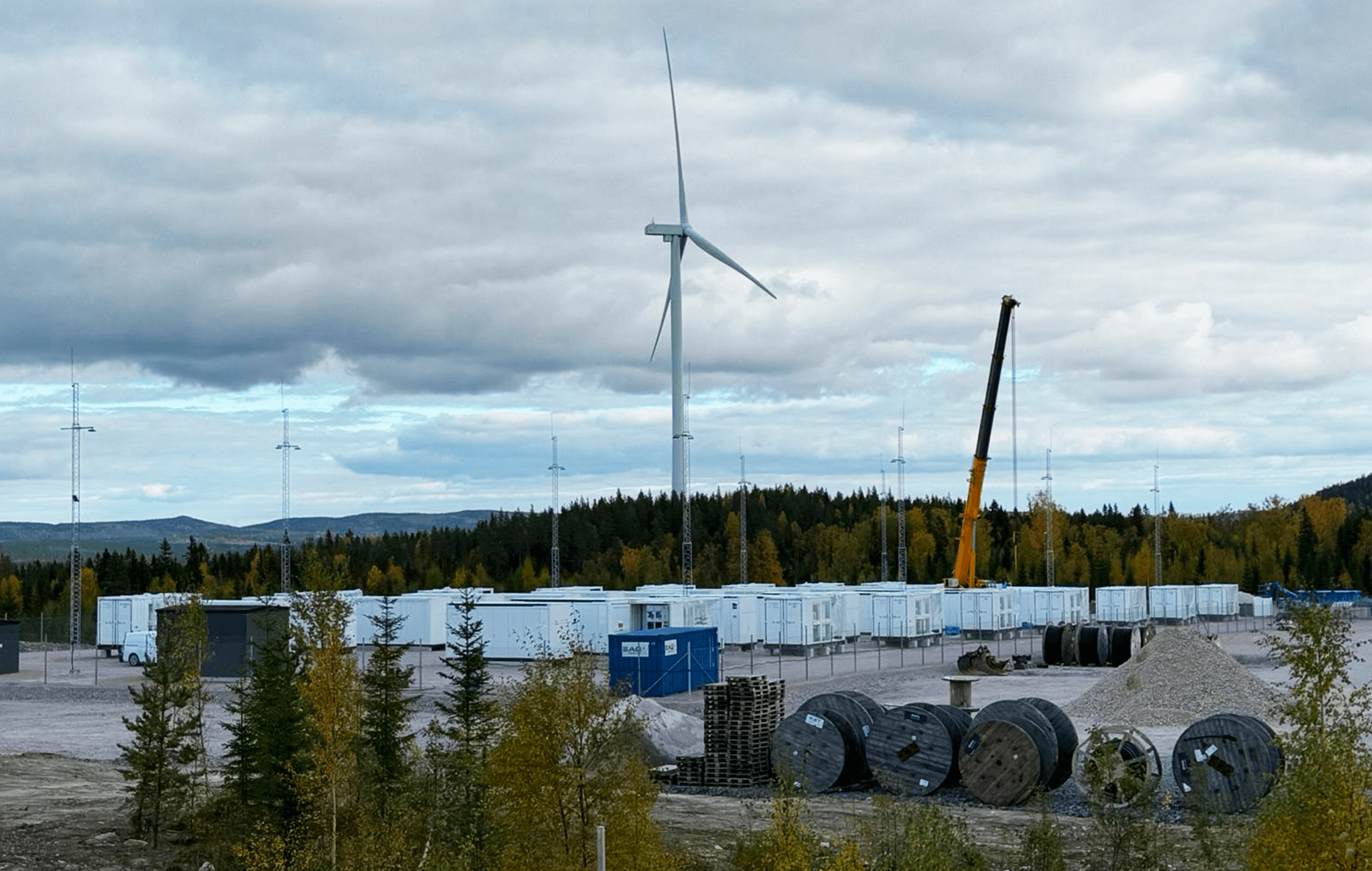 Rast obnoviteľných zdrojov energie zvyšuje potrebu batériových úložísk. Stávajú sa tak perspektívnou investičnou príležitosťou