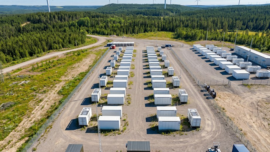 WOOD & Company a Delta Capacity uvedly do provozu největší bateriové úložiště ve Skandinávii. Projekt vznikl za pouhých 15 měsíců