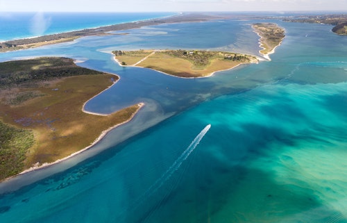 gippsland lakes ninety mile beach metung lakes entrance
