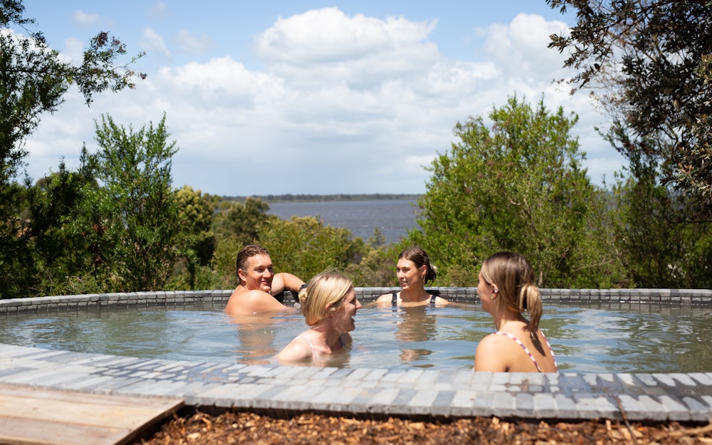 hillview pool metung gippsland lakes