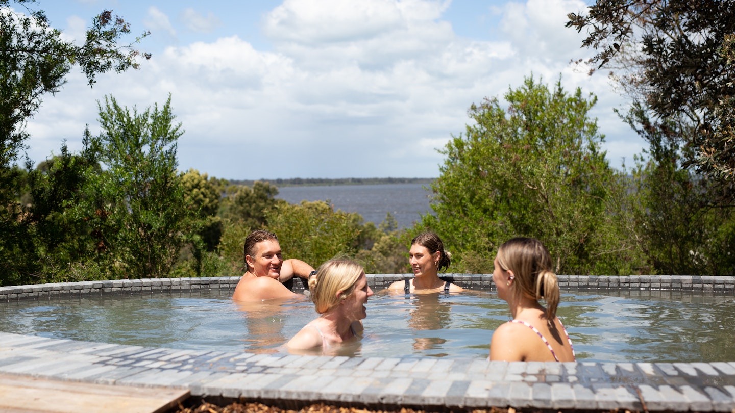 hillview pool metung gippsland lakes