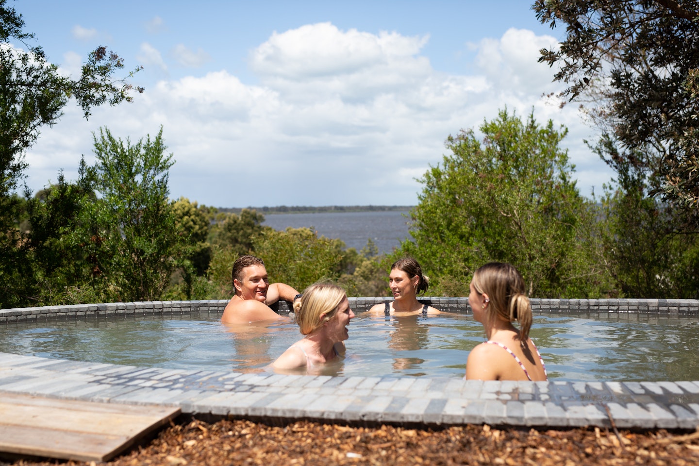 hillview pool metung gippsland lakes