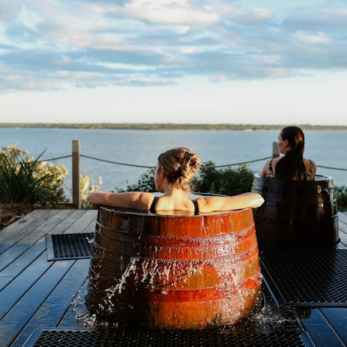 metung hot springs bathing barrels