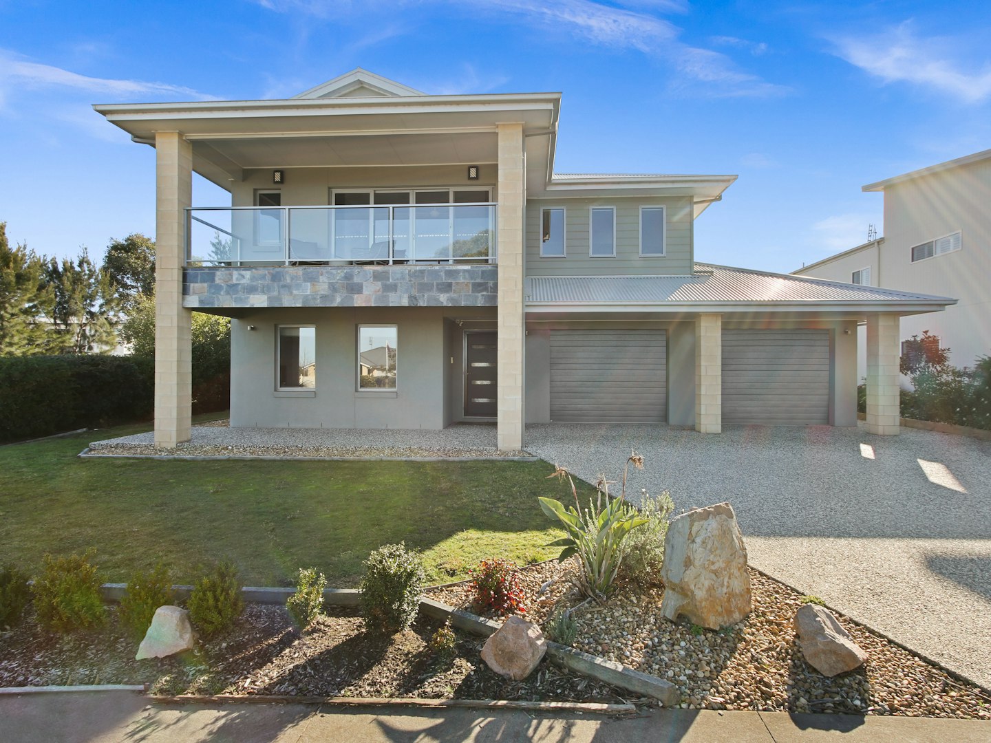 front of building plateau avenue metung hot springs holiday homes