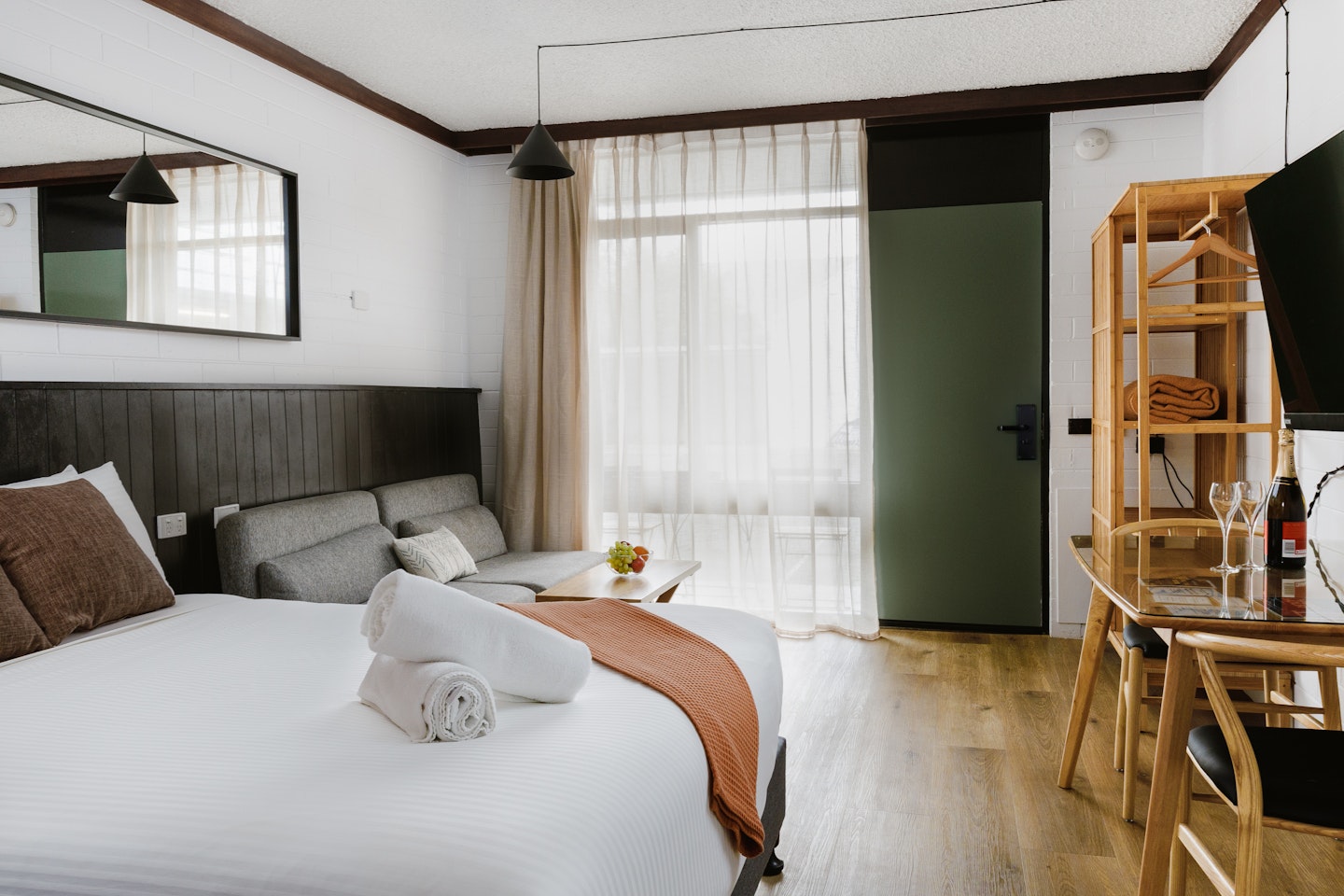 m hotel sale bedroom