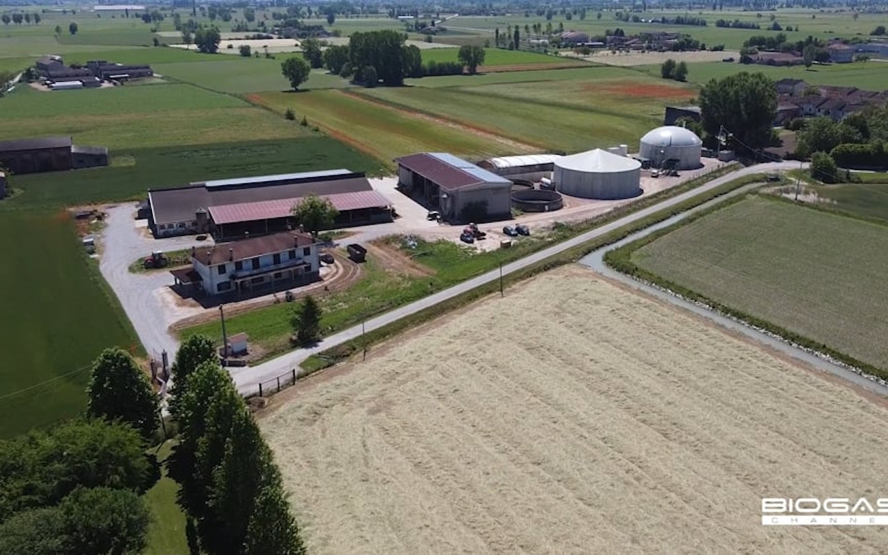 Technologies d'alimentation solide-liquide pour les petites installations de biogaz : Le PreMix de Vogelsang à l'exploitation agricole S.Agostino