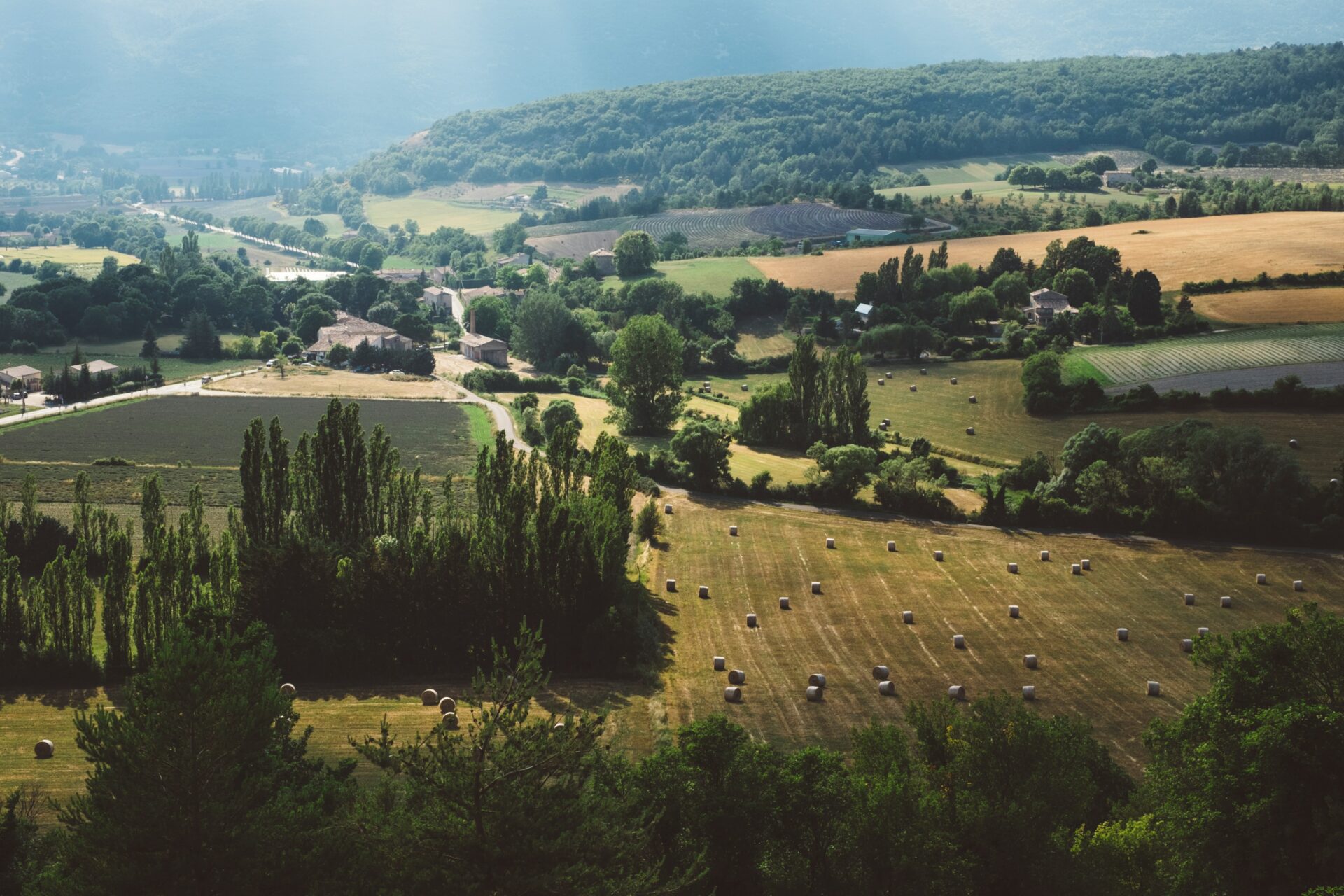 l'image répresente un terrain hors lotissement