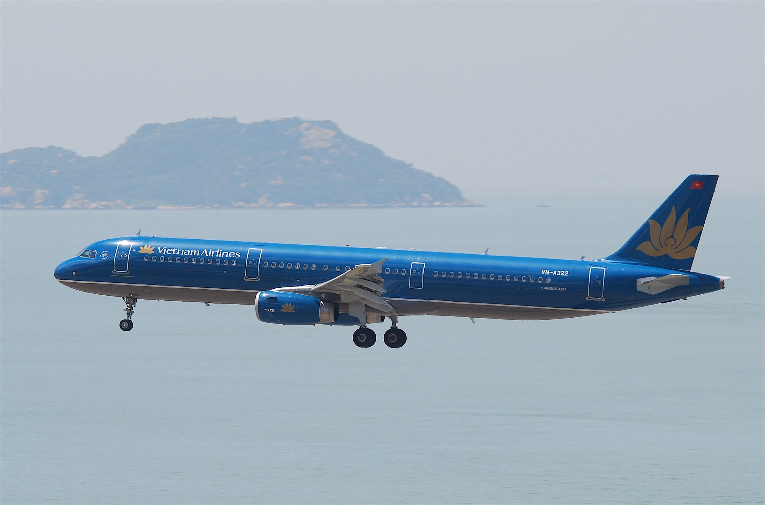 L'image illustre un vol Vietnam airlines.