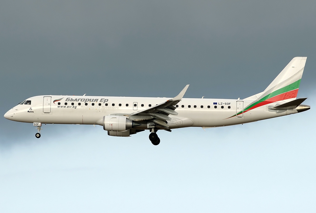 Cette image représente un avion Bulgaria Air qui a été retardé et dont les passagers se demandent s'il peuvent obtenir une indemnisation.
