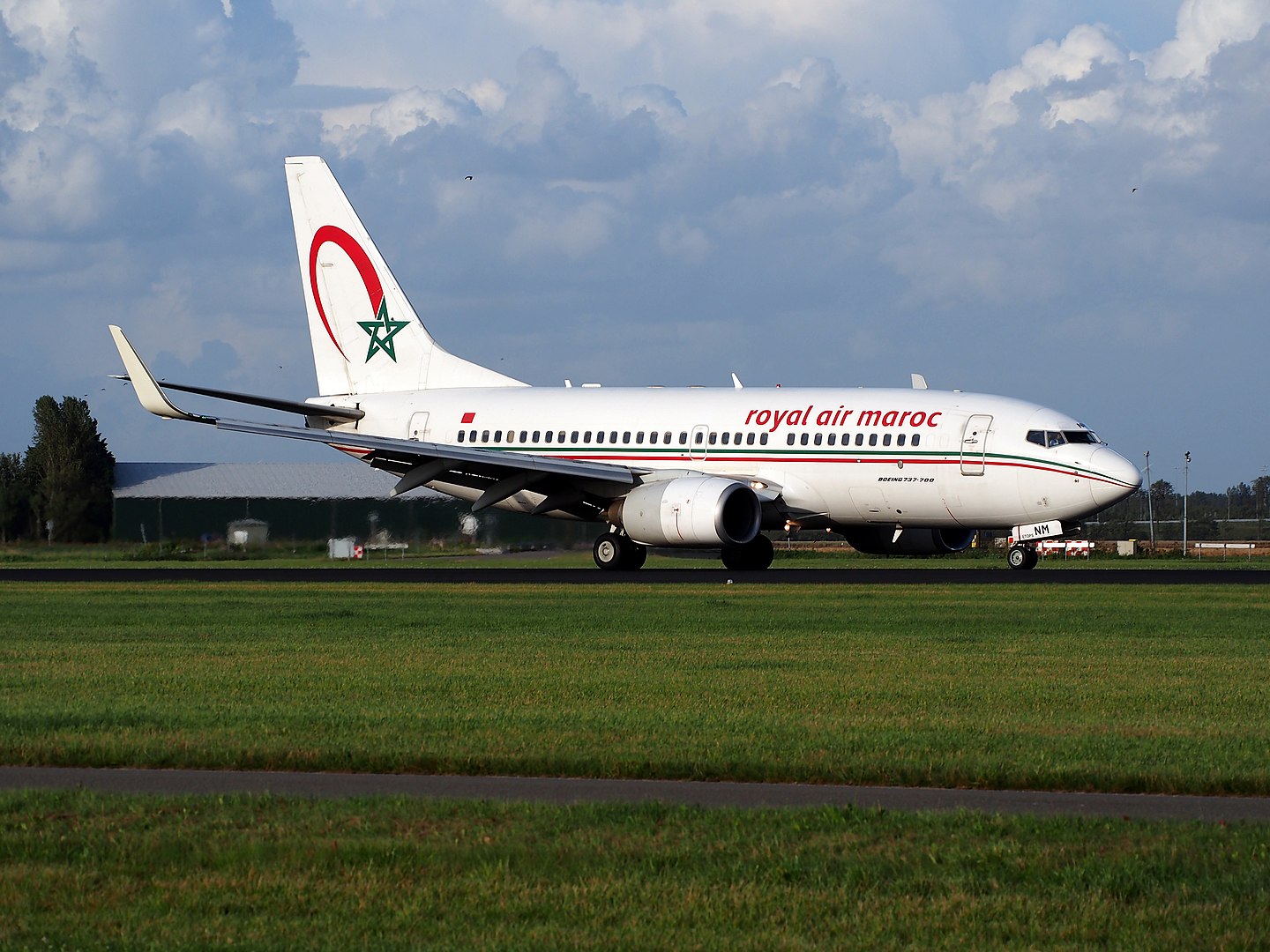 Cette image représente un avion Royal Air Maroc qui a été annulé, et dont les passagers souhaitent demander une indemnisation.