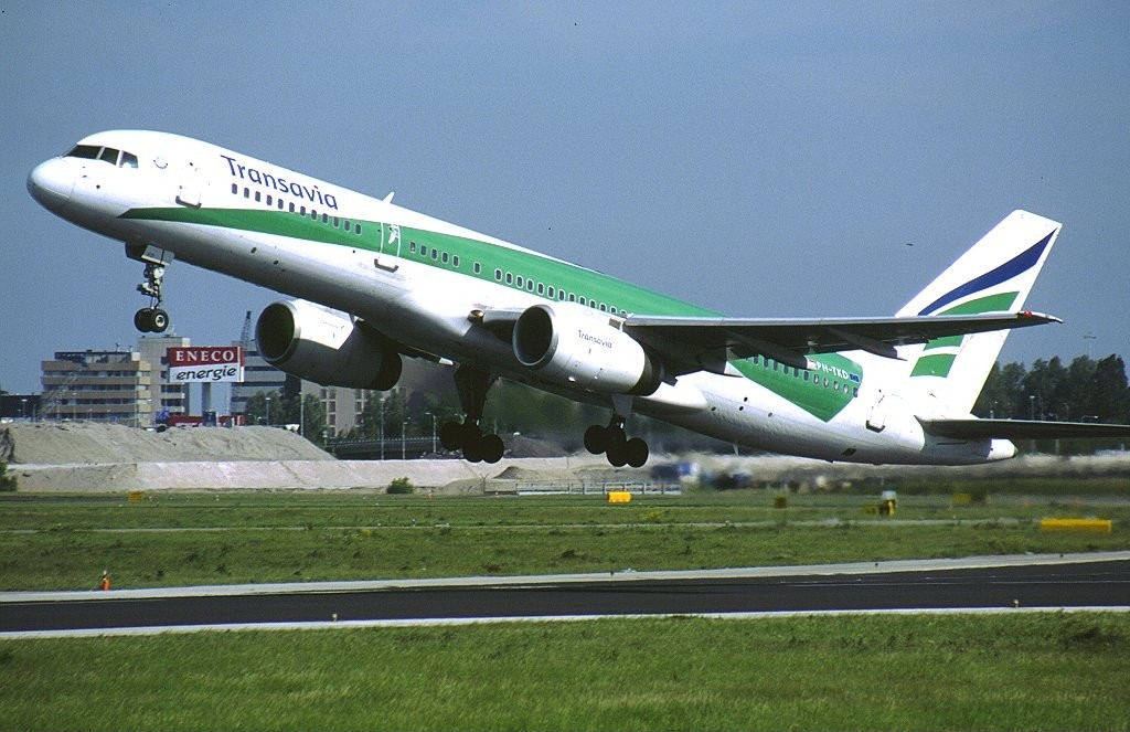 L'image représente un avion de la compagnie Transavia