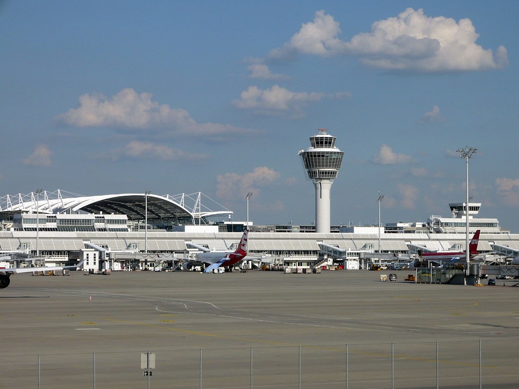 Cette image représente l'aéroport de Munich (Allemagne), qui est le 9e plus grand aéroport en Europe. 
