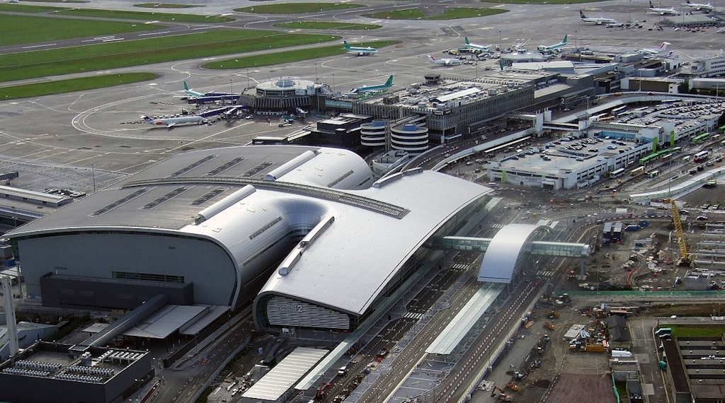 Cette image représente l'aéroport de Dublin (Irlande), qui constitue le 14e plus grand aéroport en Europe. 