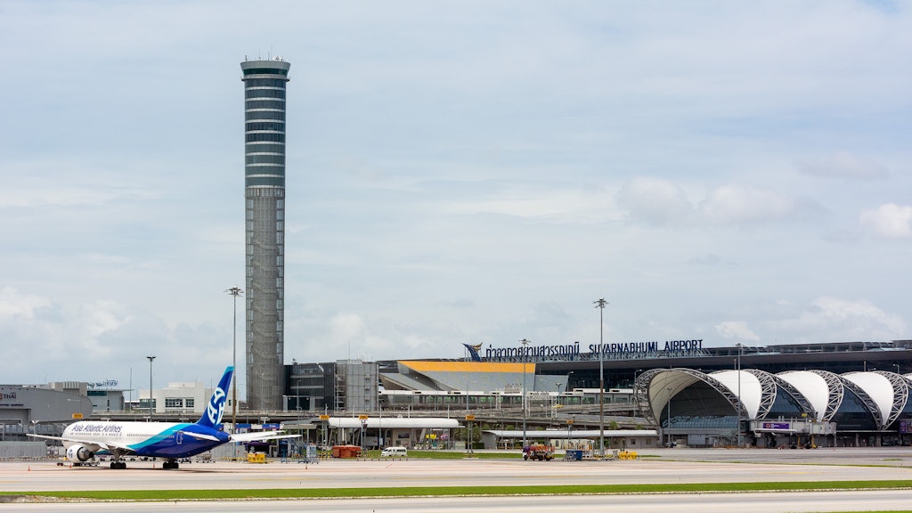 L'image représente l'aéroport Suvarnabhumi  le 9ème plus grand aéroport du monde