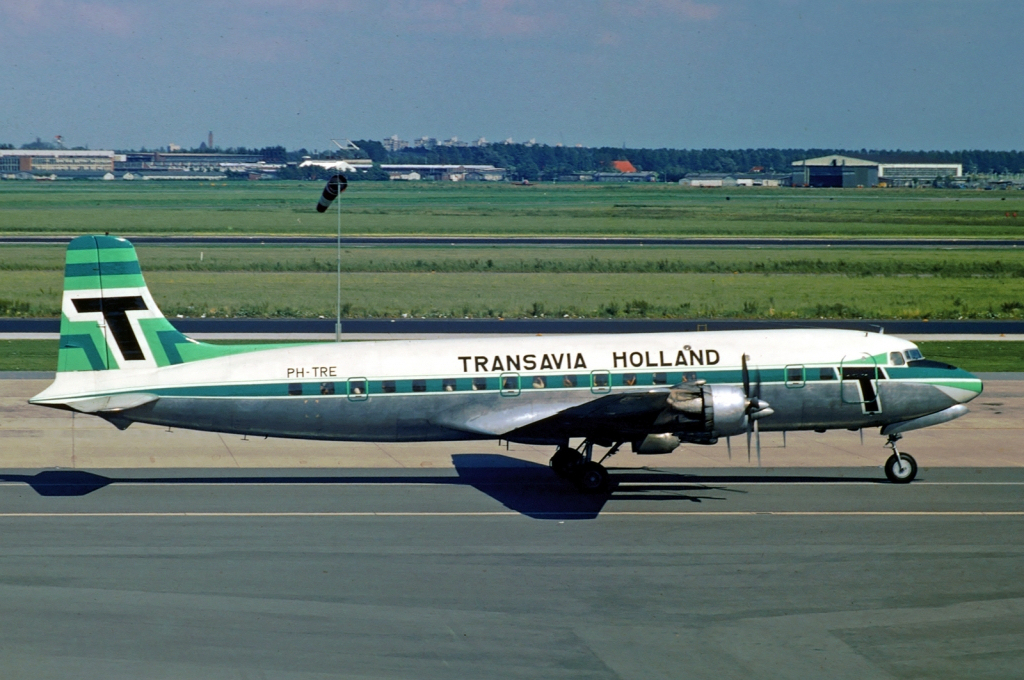 cette image représente un avion de la compagnie transavia qui a eu du retard donnant lieu à une indemnisation