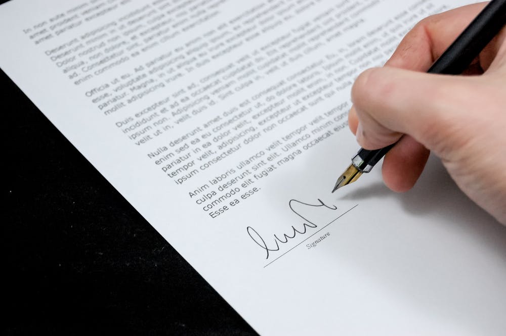 l'image représente la signature d'un licenciement