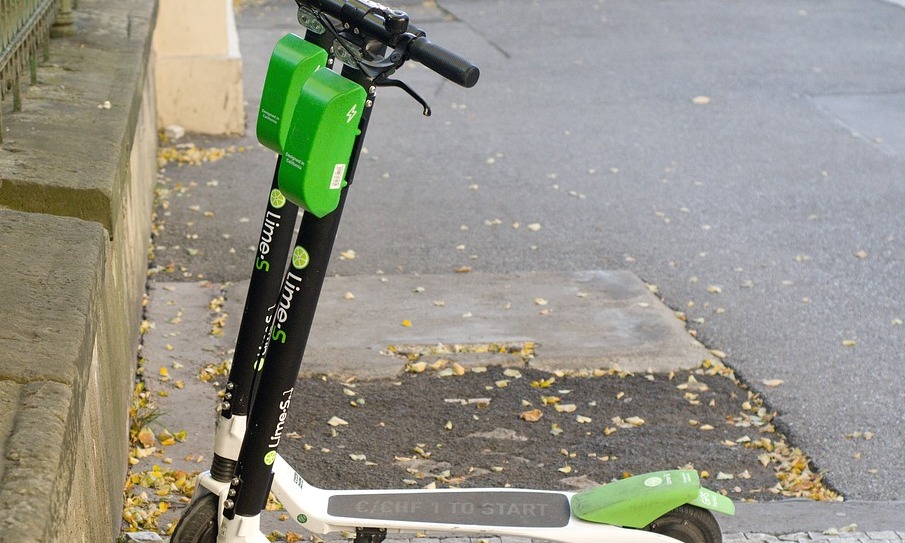 Trottinettes électriques : bientôt encadrées dans le code de la route