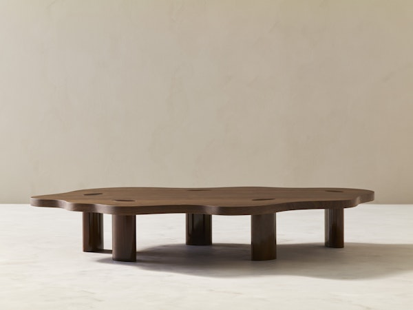 https://www.datocms-assets.com/73087/1672312413-cloud-table-walnut-classic_1-kopia.jpg