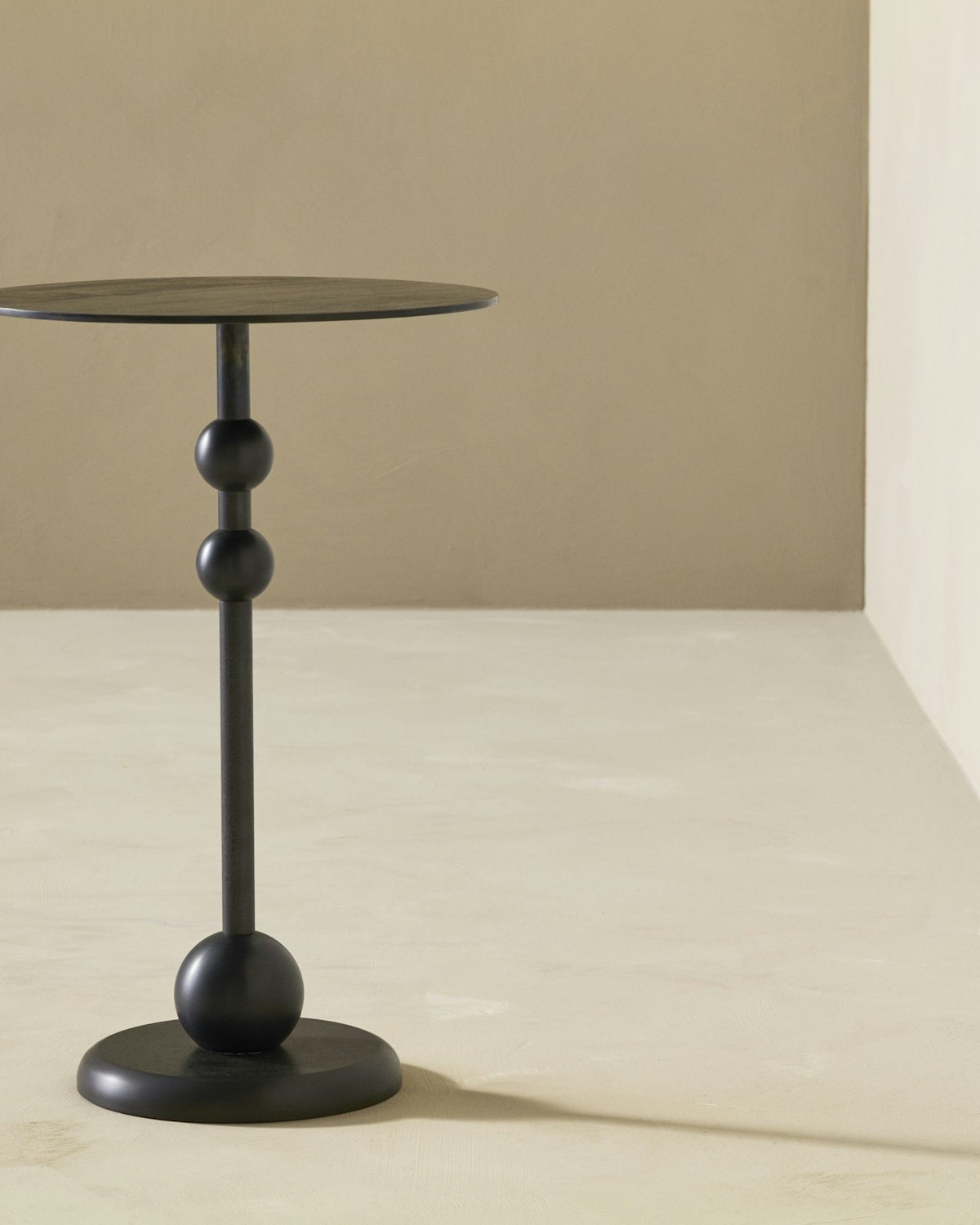 Eight side table — Craft Black steel — Veermakers