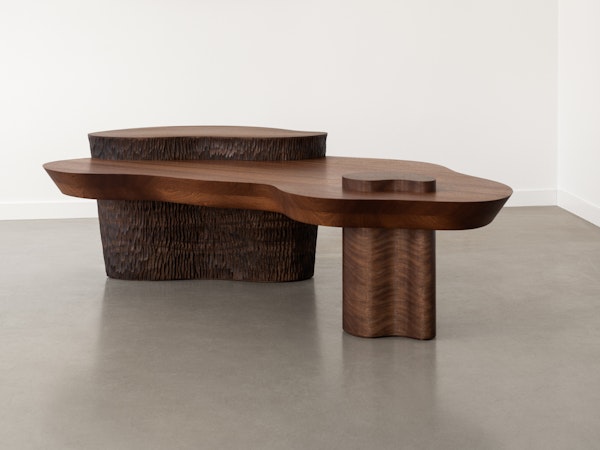 https://www.datocms-assets.com/73087/1673950325-oyster-table-mahogany-premium_2.jpg