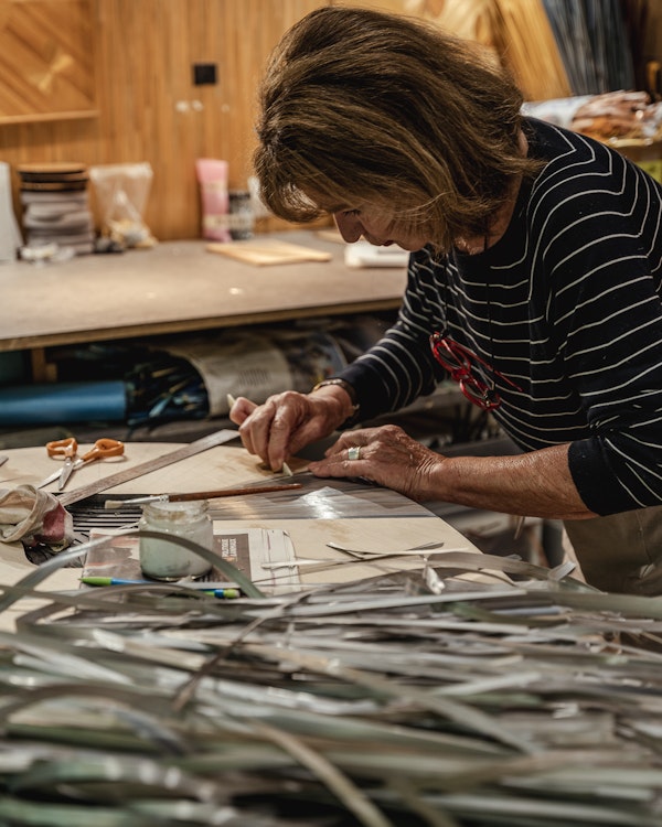 https://www.datocms-assets.com/73087/1732023599-invisiblecollection-lisondecaunes-louiseliljencrantz-atelier-01-1.jpg