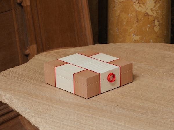 https://www.datocms-assets.com/73087/1740998390-invisiblecollection-repossi-box-mirror-hd-rodrigo-rize-for-invisible-collection-02-kopia.jpg