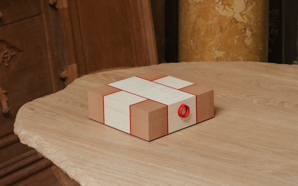 https://www.datocms-assets.com/73087/1740998390-invisiblecollection-repossi-box-mirror-hd-rodrigo-rize-for-invisible-collection-02-kopia.jpg