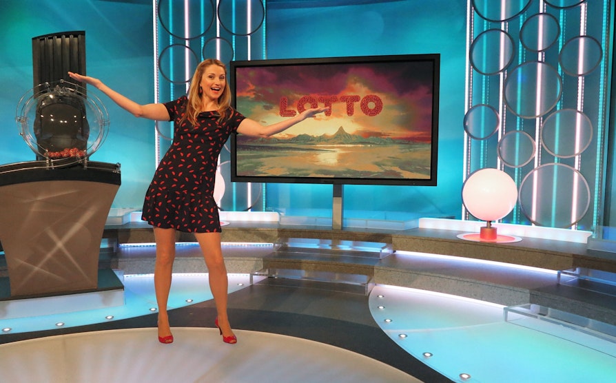May Lisbeth Midtgård Myrvang på Lotto-trekningen 14. februar 2015.