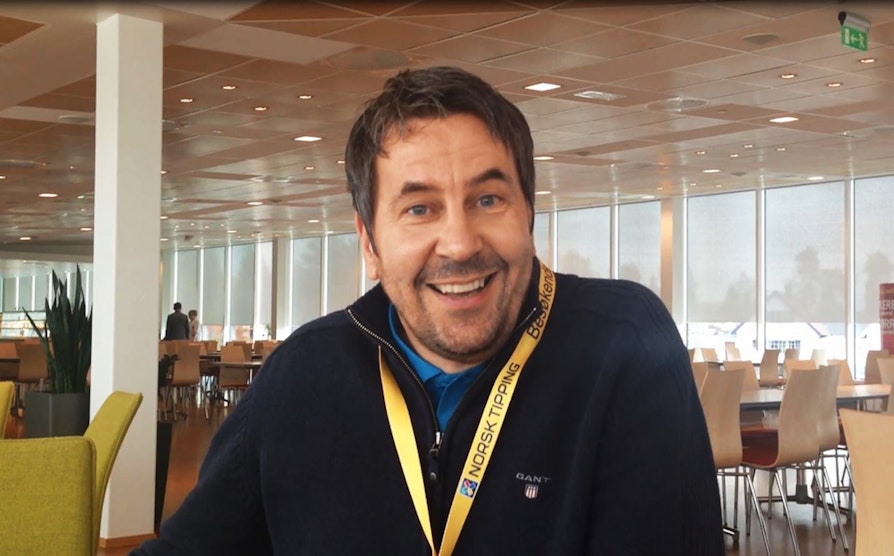 Kjell Myhre fra Sandefjord vant 1 million kroner i Nabolaget den 20. februar i år. Her er han på Norsk Tippings millionærlunsj den 24. april i år.