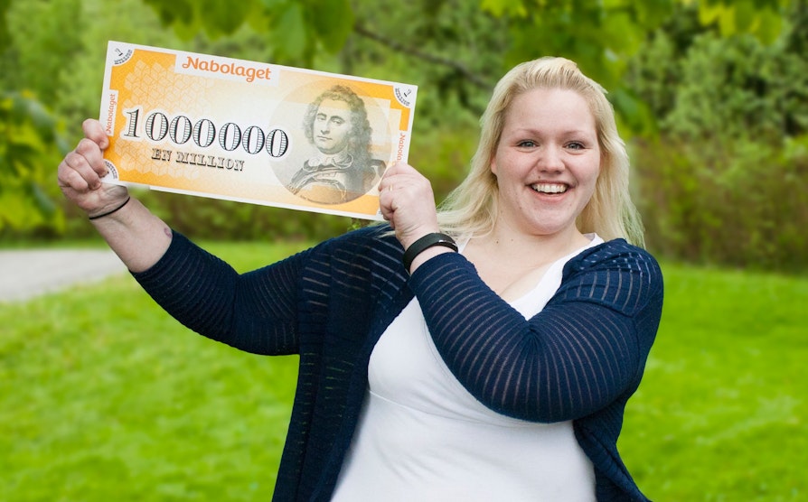 Elisabeth Øiahals Lundseng (26) fra Beitstad i Steinkjer vant 1 million kroner i Nabolaget. Gratulatør Dansken overrasket henne skikkelig.