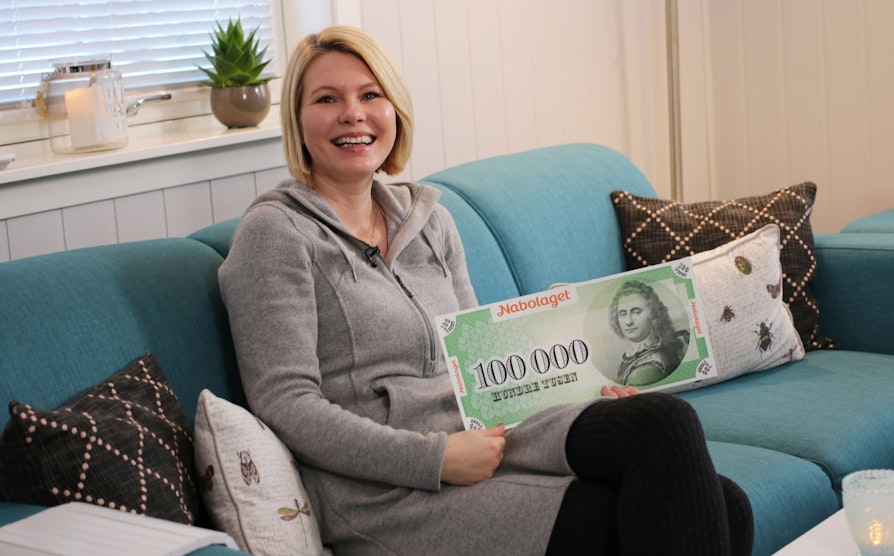 Maria Heimvik Sæle (37) fra Sandefjord vant 100.000 kroner den første gangen hun spilte Nabolaget. Hun vant fredag 8. januar 2016.