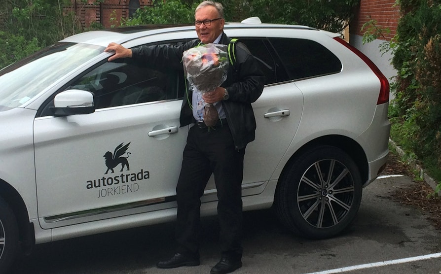 - Jeg er helt skjelven! Dette er utrolig stas, sier Petter Falck Tobiassen fra Skien som vant en lekker Volvo XC60 AWD Summum på BilFlax.
