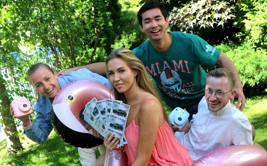 Norsk Tipping-ansatte Josefine Sperlin, Hedda Isaksen Kjelleberg, Khoa Huynh og Ivar Simonsen. Illustrasjonsbilde til konkurranseuke på Facebook.