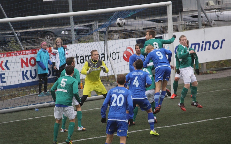 Sist Senja og Fløya møtte hverandre seriespillet Senja stadion, i 2014, endte det 1-1. På lørdag må Fløya vinne for å ha skjebnen i egne hender.