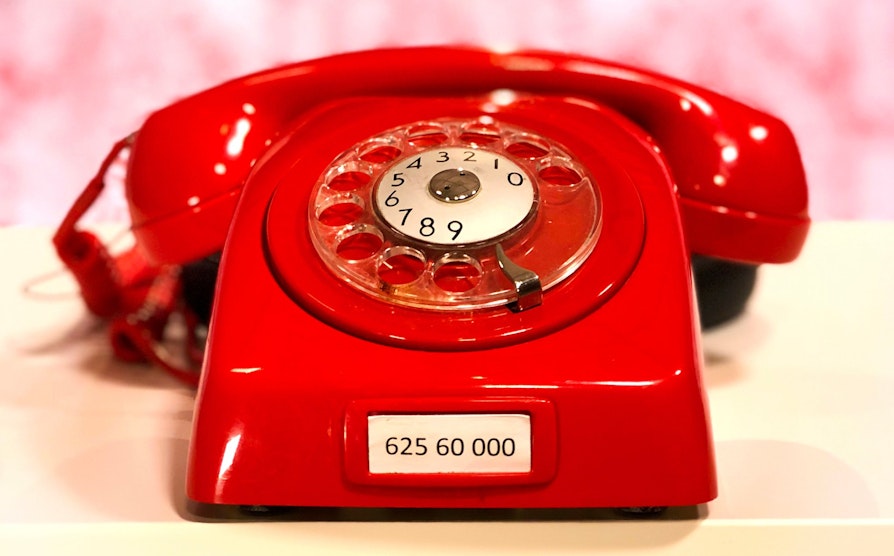 Telefonen fra Hamar 2000x1244