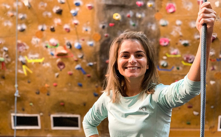 Elin Bjørn er reporter for Grasrotandelen og guider seerne i jakten på den rette grasrotmottakeren. I denne episoden er hun på besøk hos en klatreklubb.