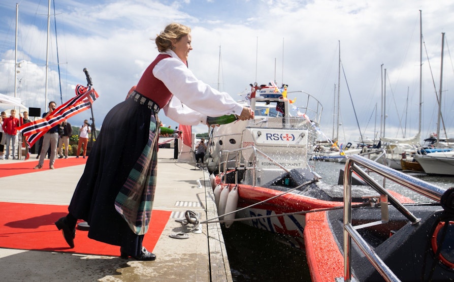 Helene Olafsen og Åsne Havnelid var gudmødre da Redningsselskapets nye redningsbåter ble døpt Norsk Tipping I og II sommeren 2019.