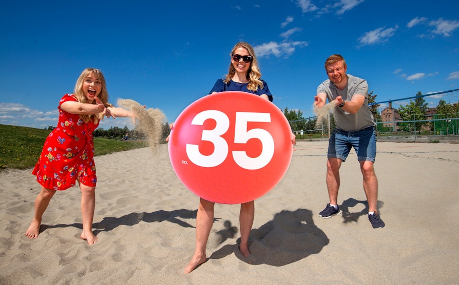 Line Troller (t.v.), Pernille Storholm Skaret og Lars Hulleberg. Til artikkel om Supertrekning sommer 2021 (26. juni).